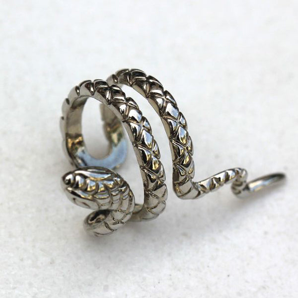 Korvaklipsi Rustoon Käärme