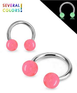 Pimeässä loistava lävistyskoru