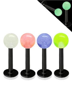 Musta labret loistaa pimeässä