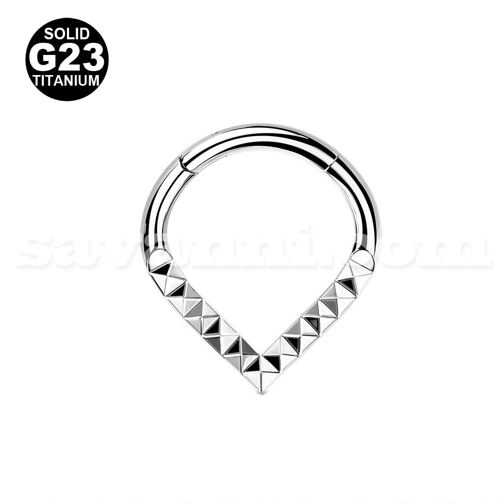 1.2mm Titaani Clicker Pyramid